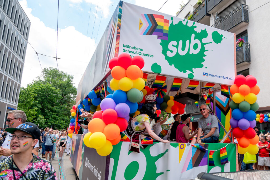 Foto vom CSD München 2024; Politparade vor dem Sub