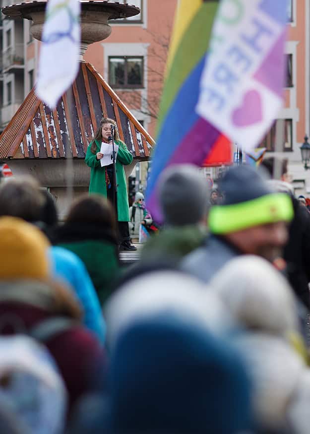 Leonie von Strong! Kundgebung am 15. Februar auf dem Gärtnerplatz. Foto Mark Kamin