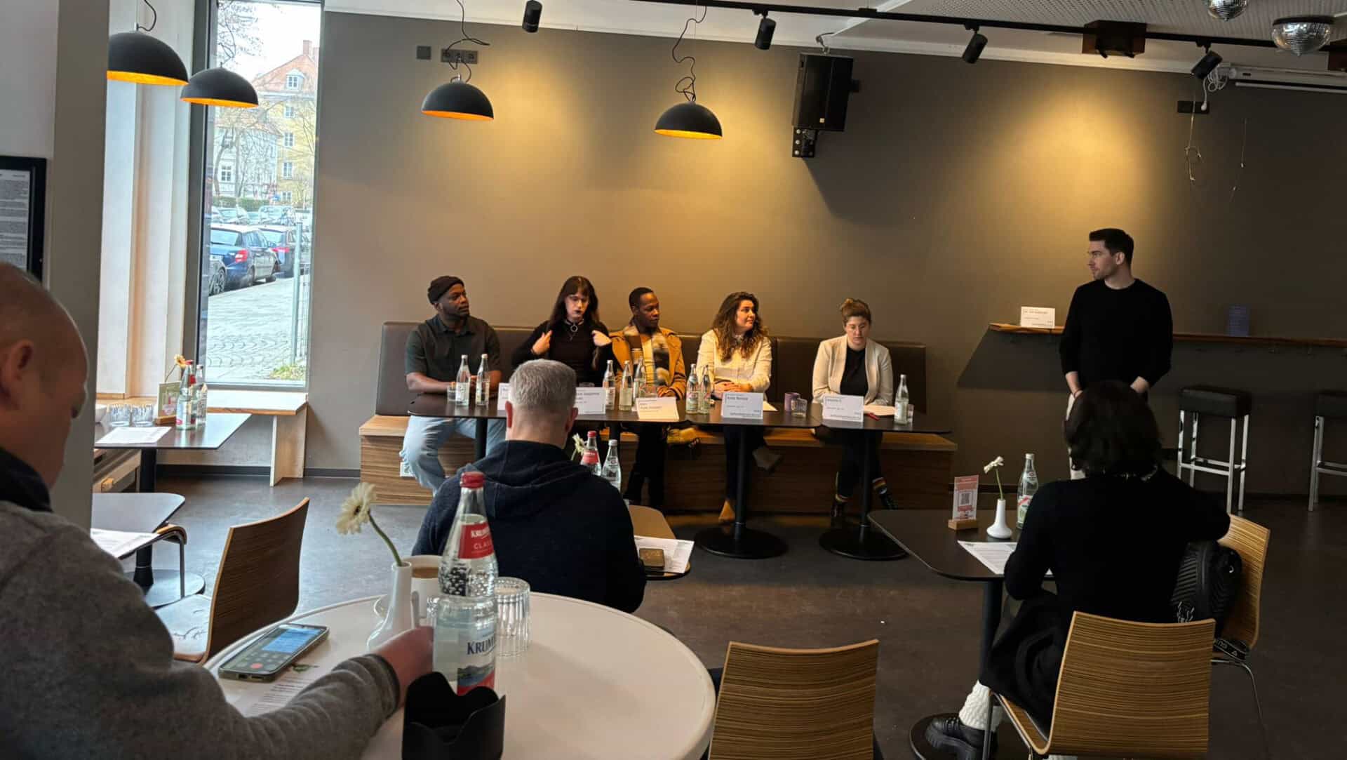 PK Trans im Asylverfahren im Sub. Foto Robert Seiler