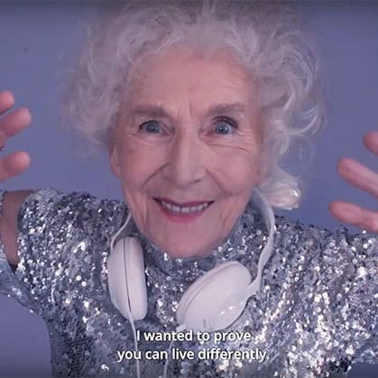 Bild von Vika, Europas älteste DJane